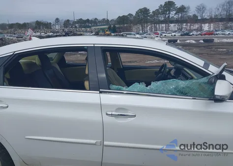 2015 Toyota Avalon z USA, uszkodzony, nr VIN UT1BK1EB9FU192230